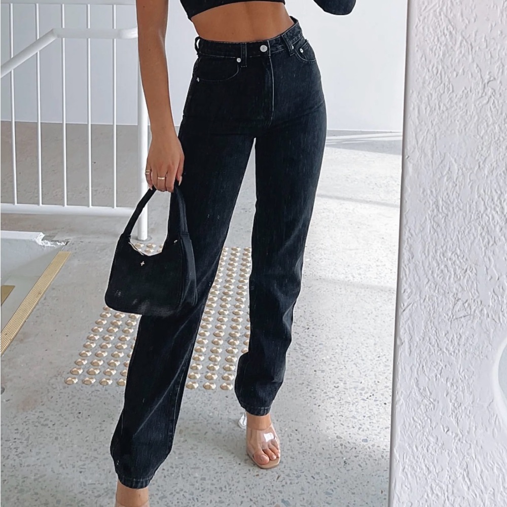 *UNTOUCHED* BRAND NEW Whitefox Boutique Who’s That Girl Jeans